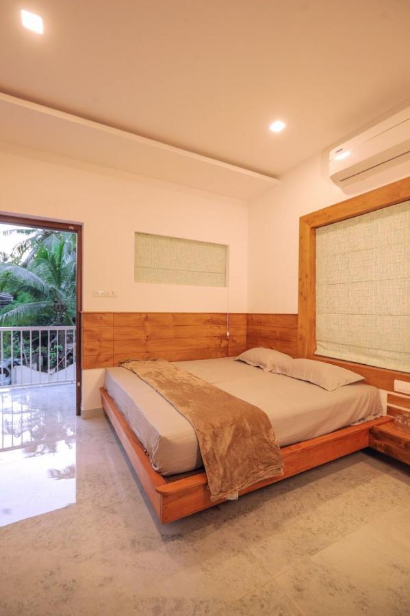Redstone Villa 科泽科德 外观 照片