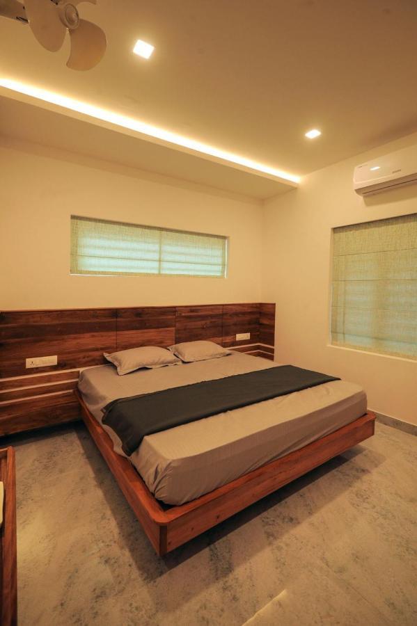 Redstone Villa 科泽科德 外观 照片